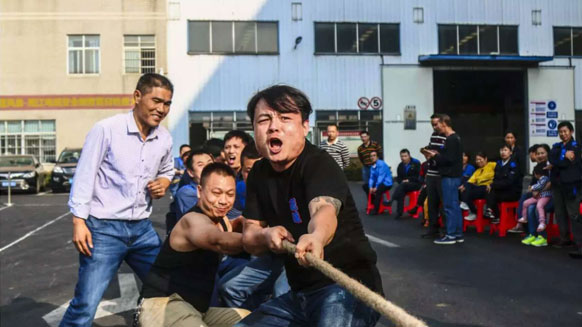 “譜運動華章,展湘江風(fēng)采”-湘江電纜集團2017職工運動會熱烈舉行 “譜運動華章,展湘江風(fēng)采”-湘江電纜集團2017職工運動會熱烈舉行