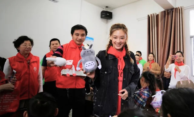 “六一微心愿，愛(ài)心暖童心”湘江電纜攜手村長(zhǎng)李銳愛(ài)心傳遞 點(diǎn)亮未來(lái)