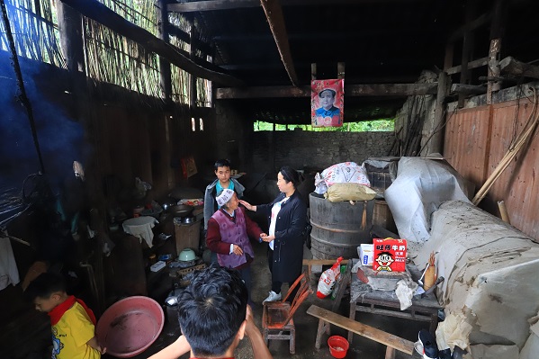 “六一微心愿，愛(ài)心暖童心”湘江電纜攜手村長(zhǎng)李銳愛(ài)心傳遞 點(diǎn)亮未來(lái)